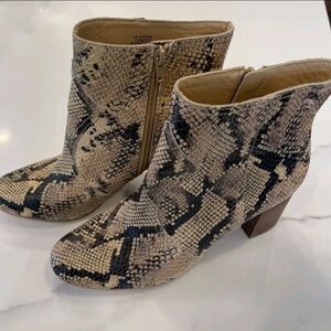 Lucky Brand Womens Sheirin Snakeskin Round Toe Zipper Ankle Boots Size 10M/42